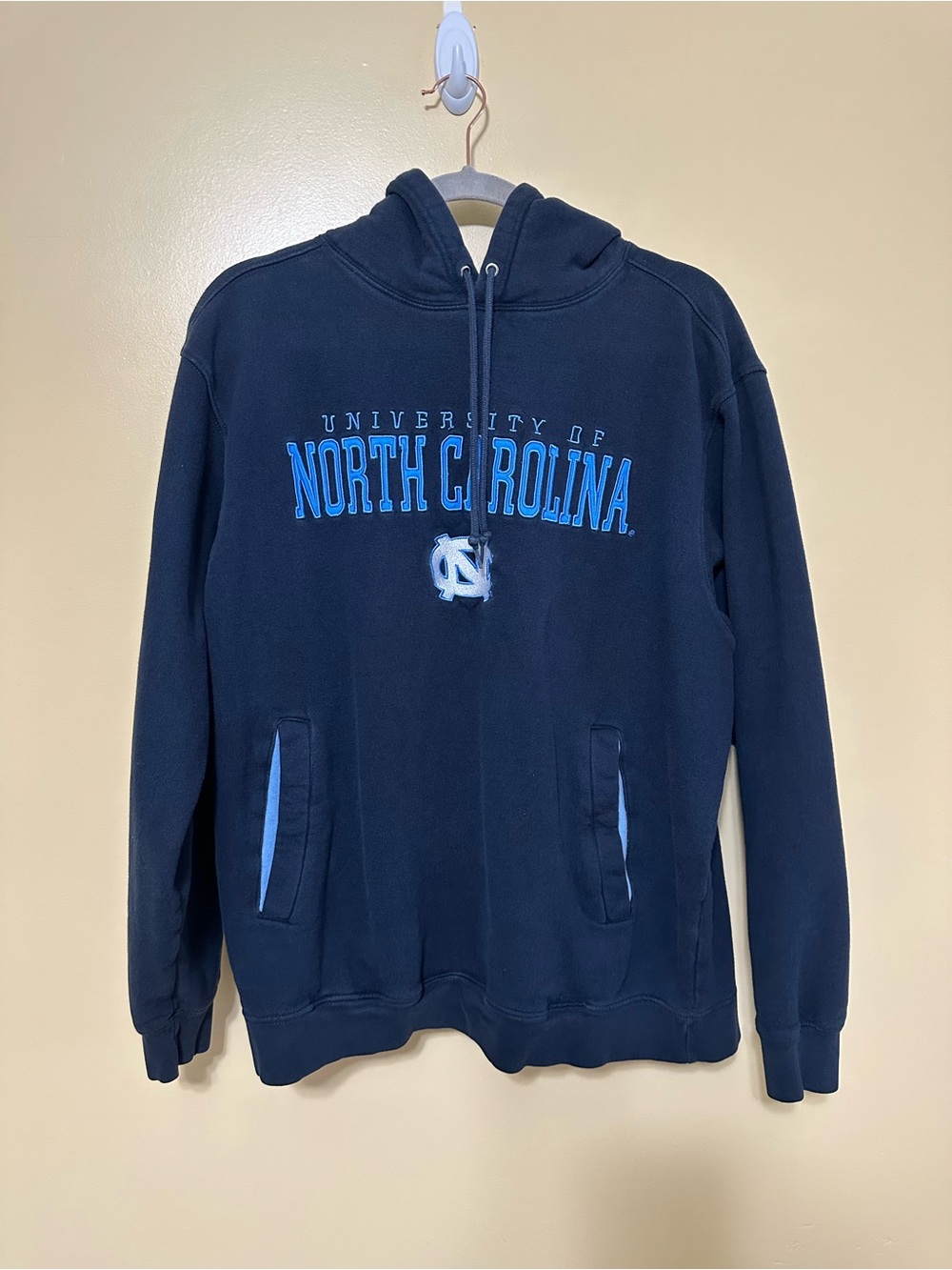 University Of North Carolina Foot Locker Tar Heels Pullover Logo Hoodie Men M